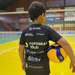 São Ludgero reforça apoio ao esporte com entrega de uniformes e oficialização de parceria com o Copobras Vôlei