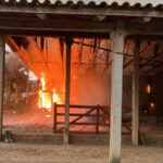 Bombeiros combatem incêndio em estufa de secagem de milho em Lauro Müller