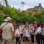 Alunos do escola Meta de Orleans visitam parques Space Adventure e Aventura Jurássica, em Balneário Camboriú