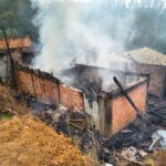 Incêndio destrói residência mista no distrito de Pindotiba, em Orleans