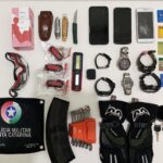 Após deixar o sistema prisional, homem é preso com celulares, relógios, cartões e moto furtada