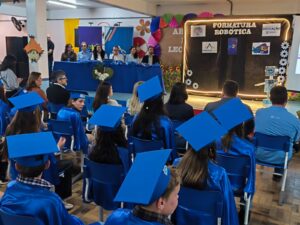 Educação, inovação e parceria marcam formatura do projeto de Robótica Educacional em Orleans