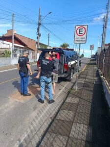 Operação da Polícia Civil resulta na prisão de três pessoas em Orleans Operação da Polícia Civil resulta na prisão de três pessoas em Orleans