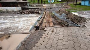 Chuvas intensas afetam 60 municípios em Santa Catarina e quatro decretam Situação de Emergência Chuvas intensas afetam 60 municípios em Santa Catarina e quatro decretam Situação de Emergência