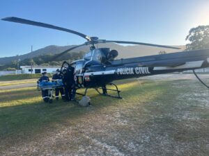 SAER e SAMU Aeromédico realizam atendimento e transferência de motociclista vítima de acidente em Lauro Müller
