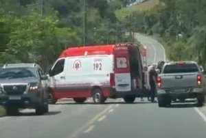 Capotamento é registrado na SC-108 entre Braço do Norte e Rio Fortuna Capotamento é registrado na SC-108 entre Braço do Norte e Rio Fortuna