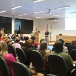 Mais de 50 mulheres aprendem técnicas de defesa pessoal em ação contra a violência, em Lauro Müller